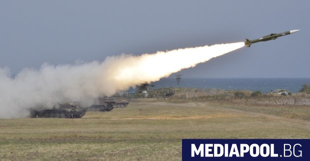 България тази година повишава разходите за отбрана със 7,49 на
