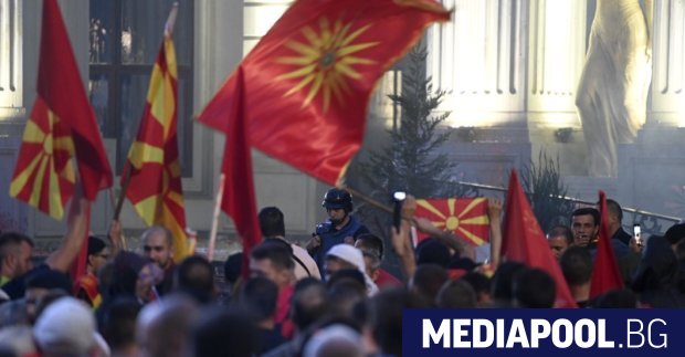 Oчаква се македонският парламент да реши в понеделник кога ще