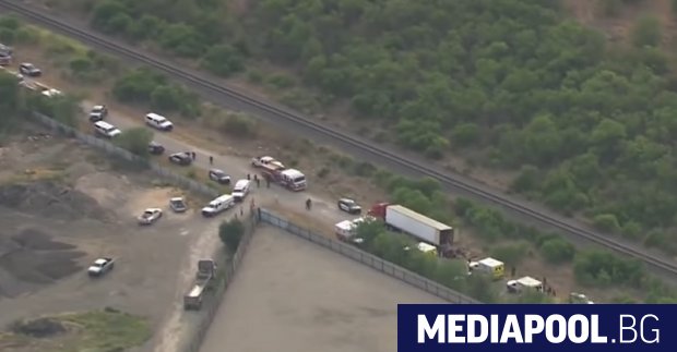 Телата на 46 мигранти са били открити в камион край