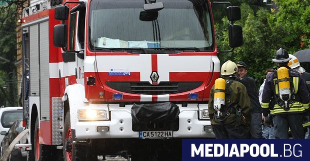 Втори екип български пожарникари замина днес за Лариса (Гърция), където