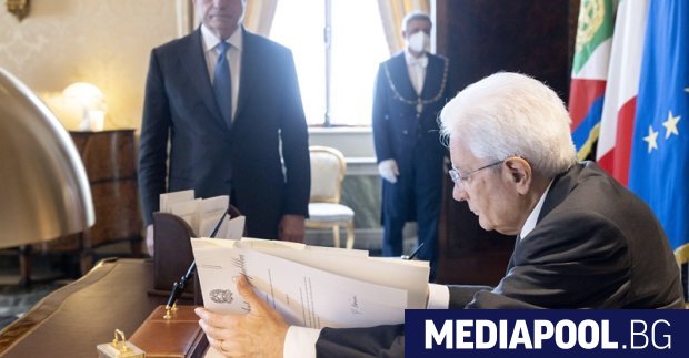 Италианският президент Серджо Матарела разпусна снощи парламента с което проправи