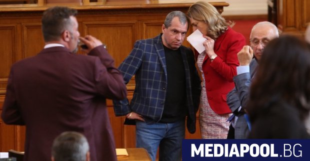 Премиерът в оставка Кирил Петков да спре да звъни на