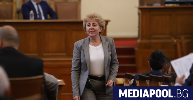 Депутатката от ИТН Виктория Василева официално напусна парламента Оставката ѝ
