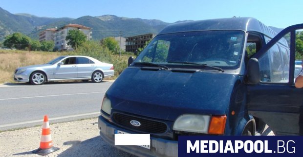 Полицията в Карлово арестува четирима българи от Пазарджишко, които са