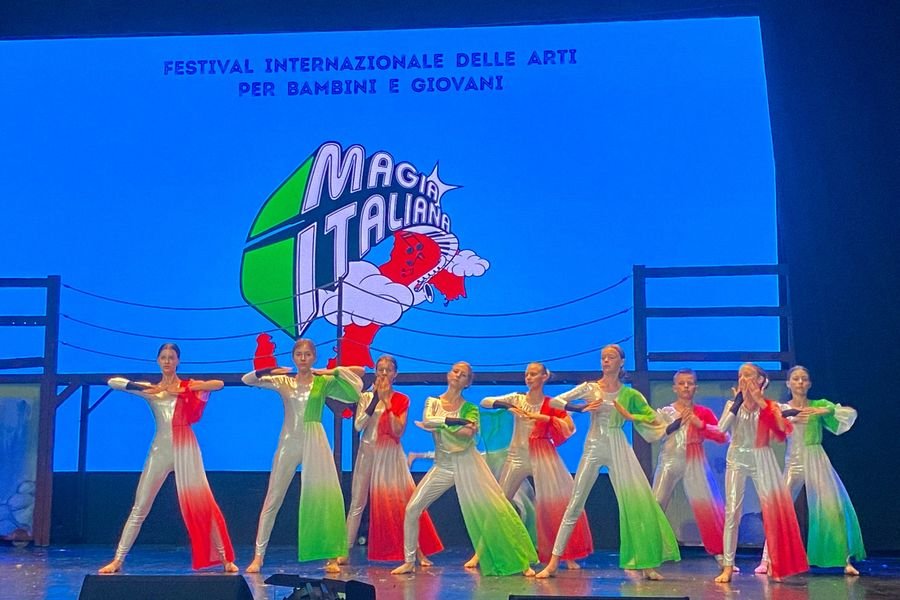 250 деца и младежи участваха във фестивала "Магия Италиана" в Римини