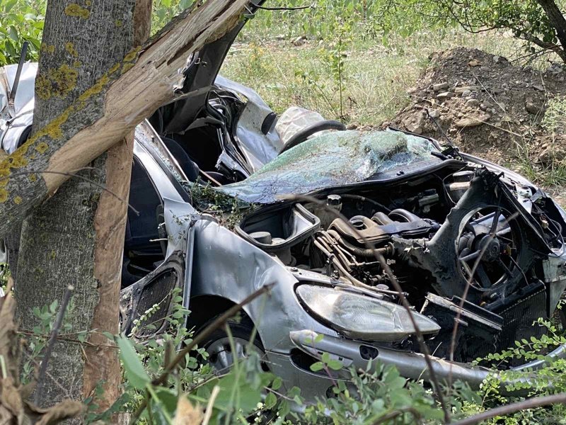 Двама загинали при тежка катастрофа на Подбалканския път
