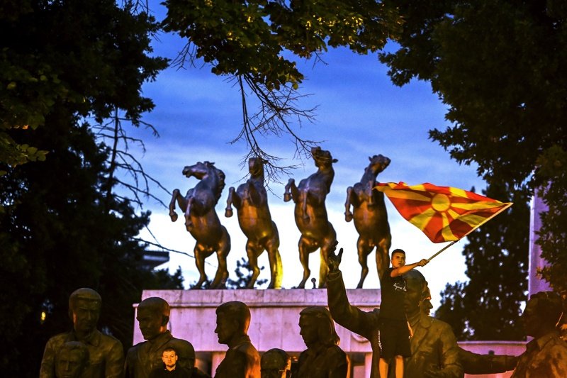 Протести в Скопие срещу френското предложение за решаване на спора с България. Снимка ЕПА/БГНЕС
