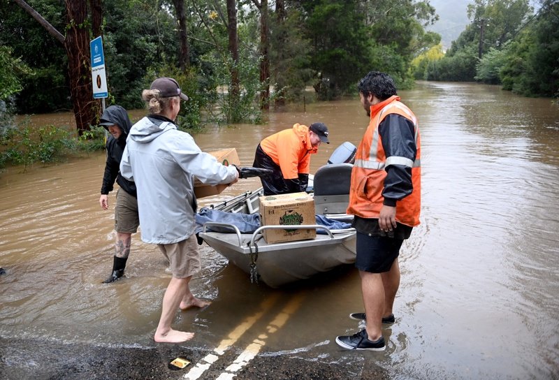 Наводненията в Австралия продължават да нанасят щети