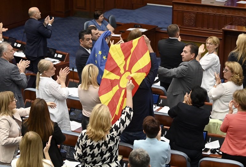 Македонският парламент даде зелена светлина на т.нар френско предложение