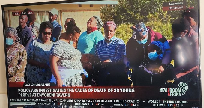 Южна Африка: Полицията разследва смъртта на 22 младежи в популярна таверна