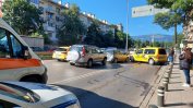 Верижна катастрофа предизвика задръстване при Румънското посолство