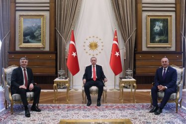 Карадайъ говорил с Ердоган за газ и избори