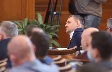 Пеевски заведе дело в САЩ срещу санкциите по "Магнитски"