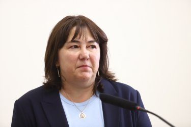 Министър Велкова: Има опасност от вдигане на данъци догодина
