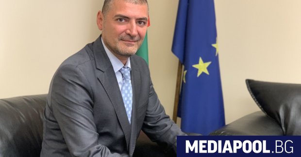 Агенция Пътна инфраструктура АПИ която през всяка година плаща милиарди