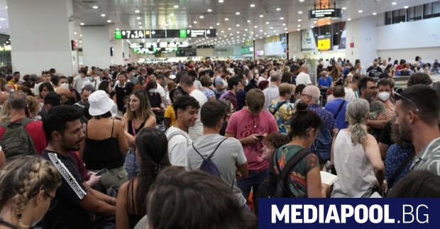 Стотици пътници на високоскоростната железопътната линия между Мадрид и Барселона