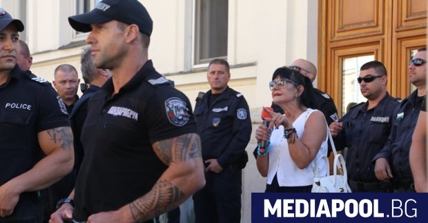 Ива Николова напуска близкия до ГЕРБ сайт ПИК на който през