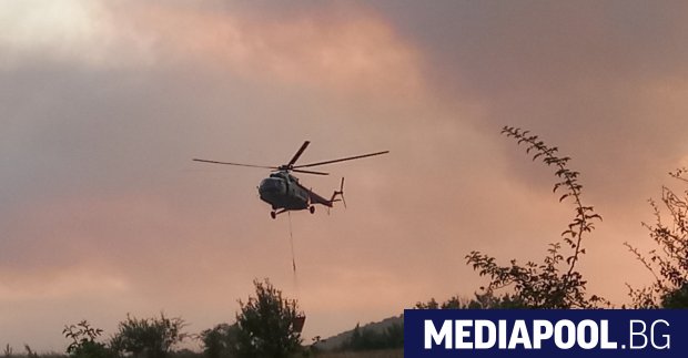 Снимка: Горски пожар бушува в района на Панагюрище