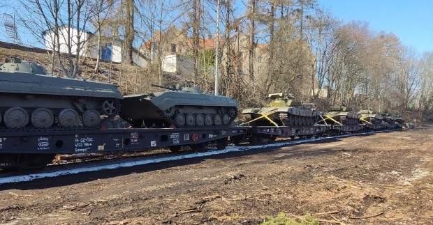 САЩ ще предоставят безплатно на Чехия осем военни хеликоптера Bell