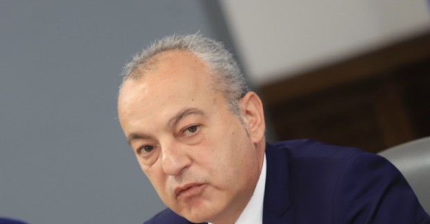 Президентът Румен Радев обяви състава на служебното правителство и подписа указ