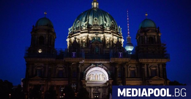 Германската столица Берлин започна от миналата нощ да гаси осветлението