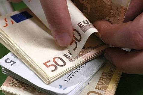 Митничари откриха недекларирани 210 000 евро