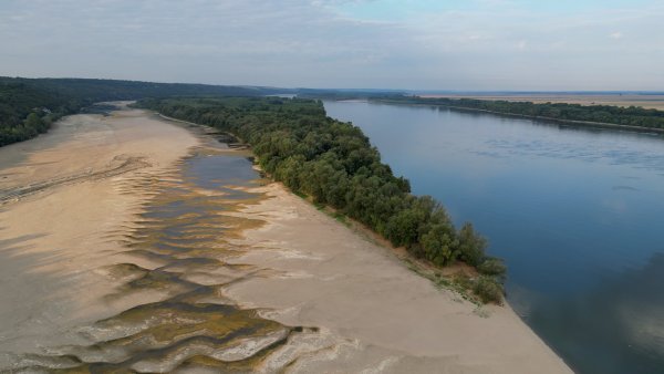 Дунав поставя ежедневни рекорди за най-ниски водни нива