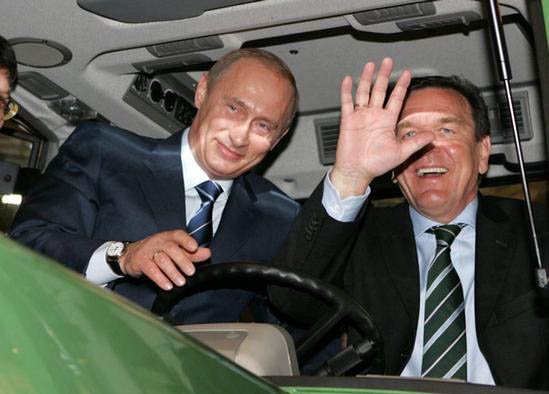 Герхард Шрьодер (дясно) с Владимир Путин