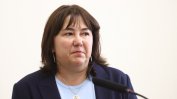 Министър Велкова: Има опасност от вдигане на данъци догодина