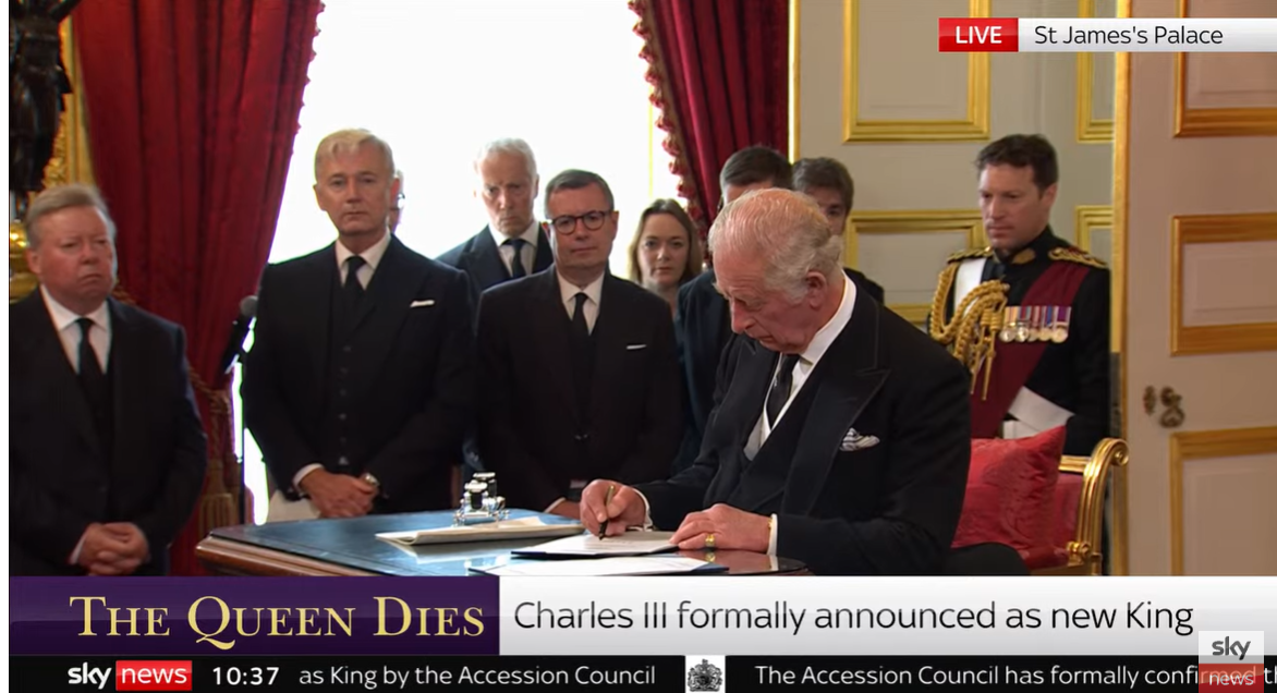 Чарлз Трети е новият крал на Великобритания (видео и снимки)