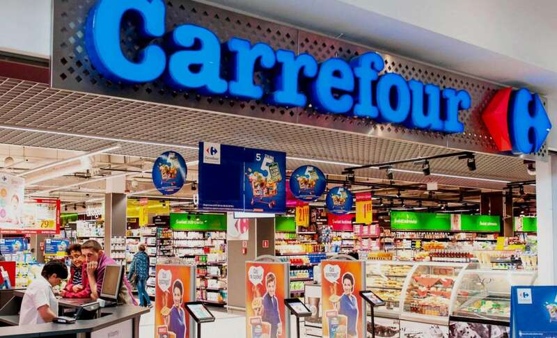 Френският "Карфур" замразява цените на 100 продукти, за да бори инфлацията
