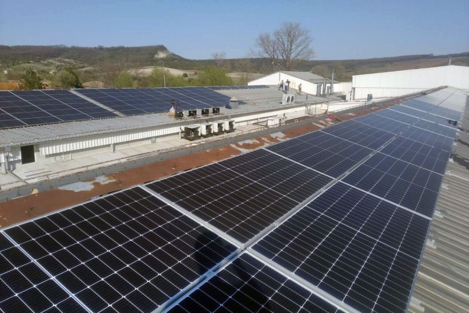 Все повече предприятия си инсталират слънчеви покриви