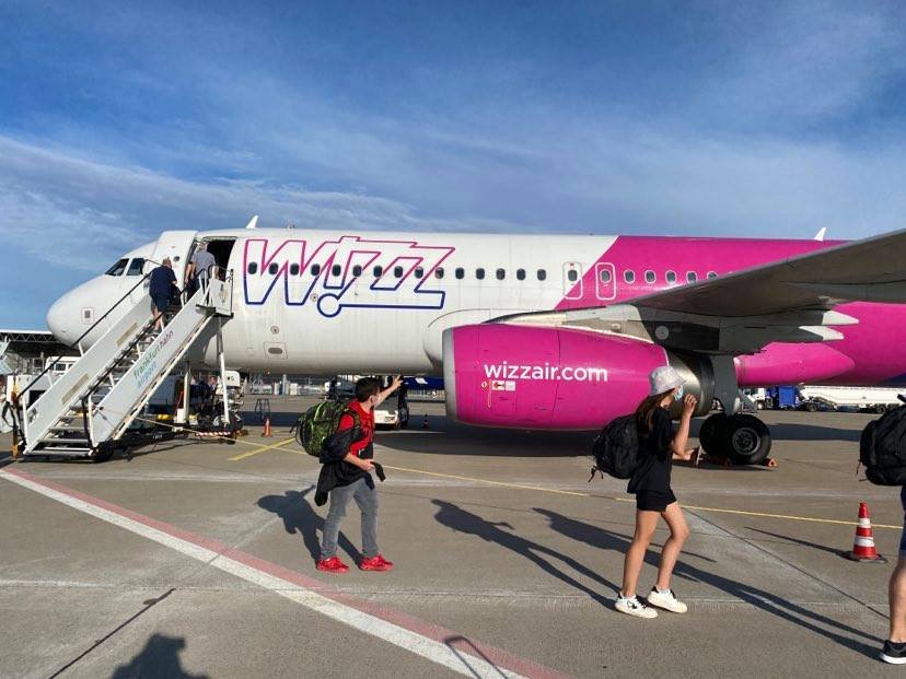 Унгария разследва WizzAir за нарушени права на пътници