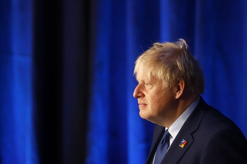 Близо половината от британците смятат, че Борис Джонсън се е справил зле като премиер