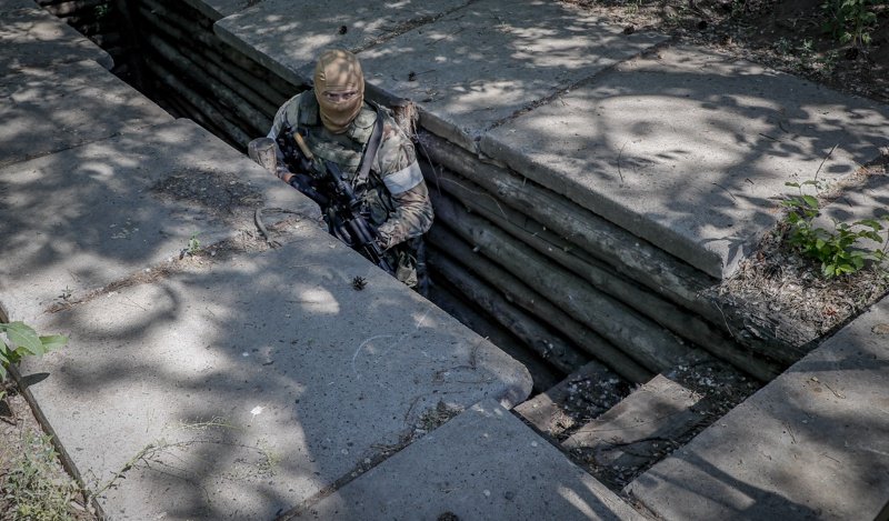 Руски войник на позиция в Луганск. Снимка: ЕПА/БГНЕС