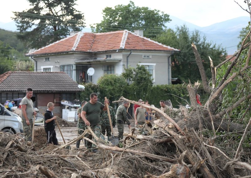 Още не е ясно колко ще получат пострадалите от наводненията в Карловско