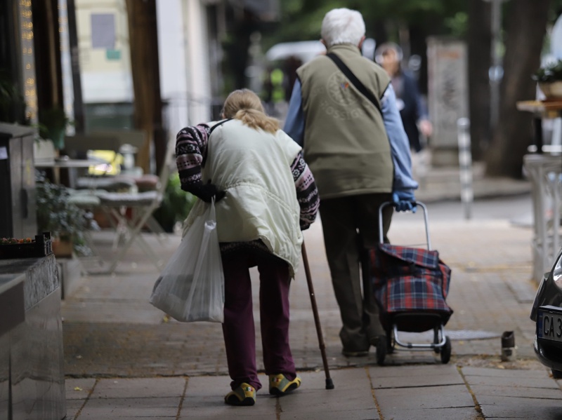 Близо половината пенсионери с повишени пенсии след преизчисляването от 1 октомври