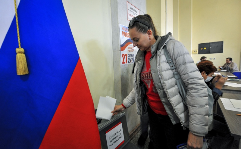 Русия пусна "екзит пол" от референдума в украинската Запорожка област