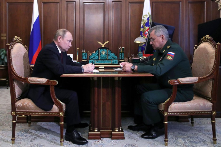 Владимир Путин и министърът на отбраната Сергей Шойгу
