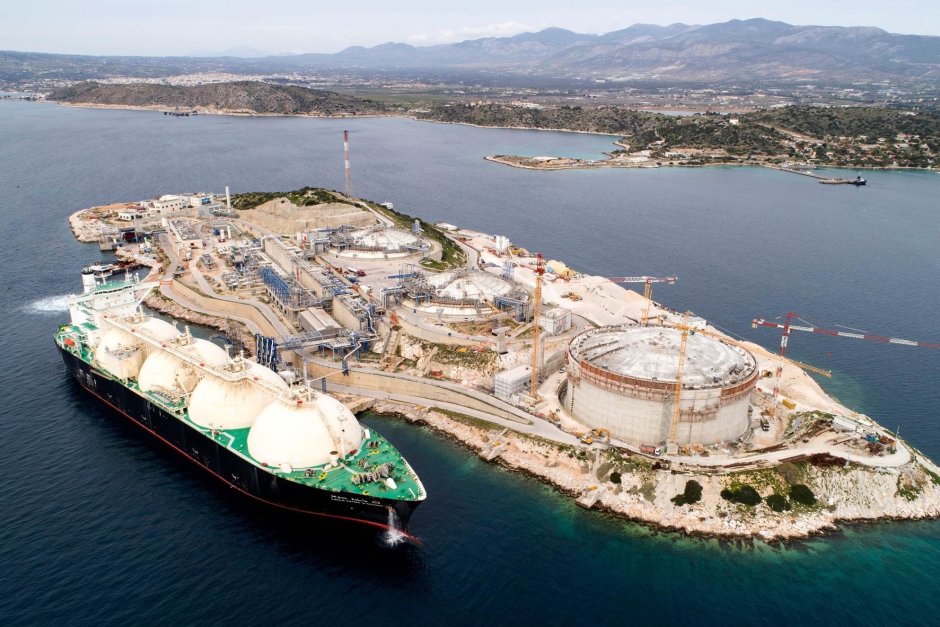 Гръцките ДЕПА и "Митилинеос" ще доставят втечнен газ у нас през ноември