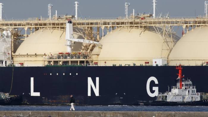КЕВР: Атрактивни цени в ноемврийския LNG търг ще поевтинят газа