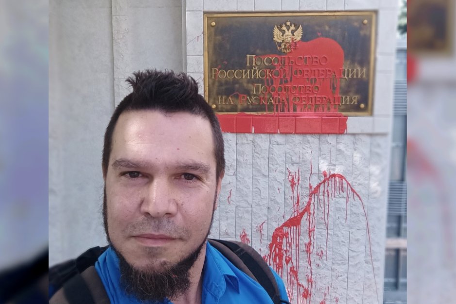 Иван Калчев – Глиги заля с червена боя "посолството на КГБ в София"