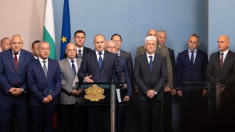 Президентът: България няма да признае референдумите в Украйна