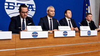Костадинов започна да гони журналисти от пресклуба на БТА