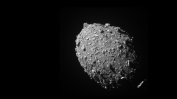 Сонда на НАСА се заби в астероид, за да промени орбитата му (Видео)