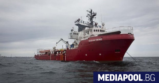 Et humanitært skip reddet mer enn 70 migranter i Middelhavet