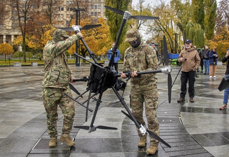 Украйна иска още дронове като оръжие