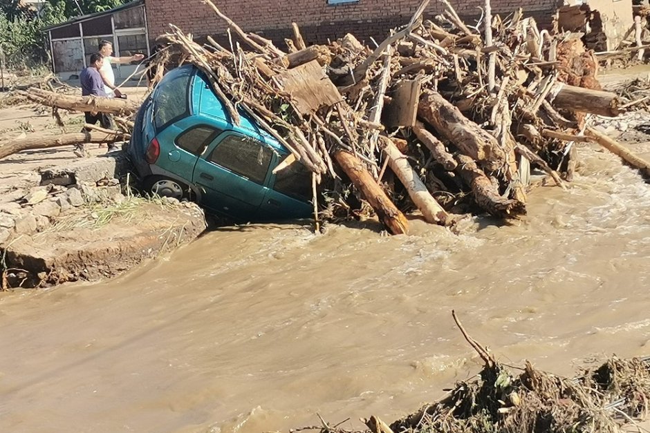 Държавата дължи 2 млн. лв. за разчистването на наводнените села в Карловско