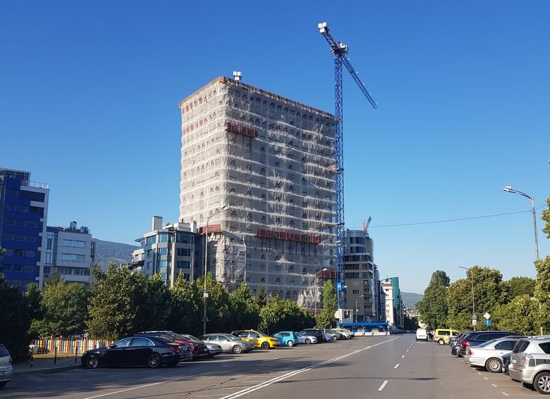 Иван Шишков: Столичната община е легитимирала небостъргача "Златен век"