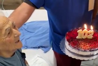 "Пирогов" изненада 102-годишна пациентка за рождения й ден